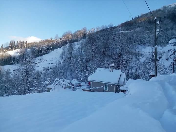 Rizede iki ilçede Kar etkili oldu