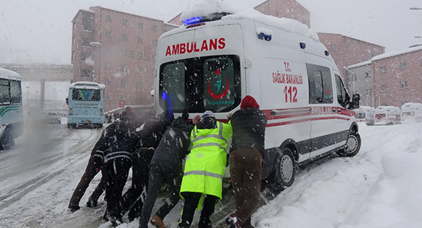 Kar Rizeye teslim aldı