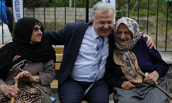 -Kasap Kadın eli değmeyen yer temiz olmaz