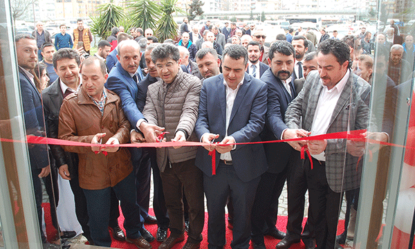 Kaymakam iş yerini açtı