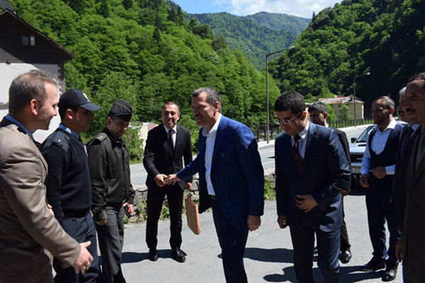 Arısoy ilçesini unutmadı