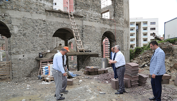 Eski cami, yeni cami polemiği