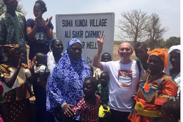 Arhavide Afrika Gambiya Köyünde İçme Suyu Hayratı