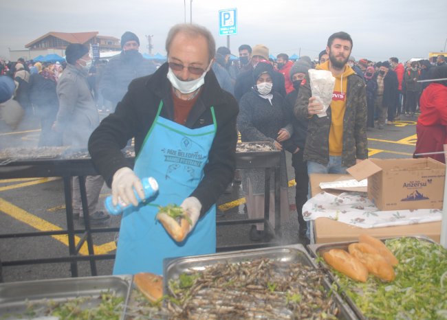 HAMSİ FESTİVALI BÜYÜK İLGİ GÖRDÜ