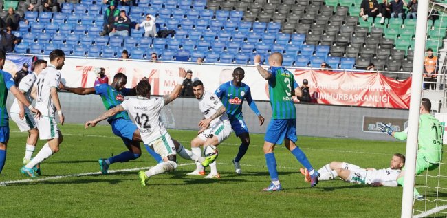 RİZESPOR PES ETMİYOR