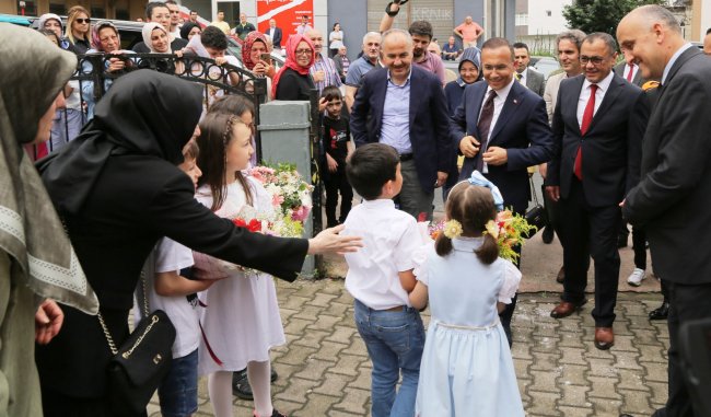 ÇOCUKLAR TATİLE ÇIKTI