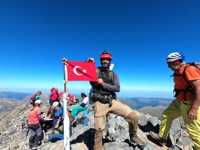 İZMİR”DEN PEDALLA RİZE”YE ULAŞTI