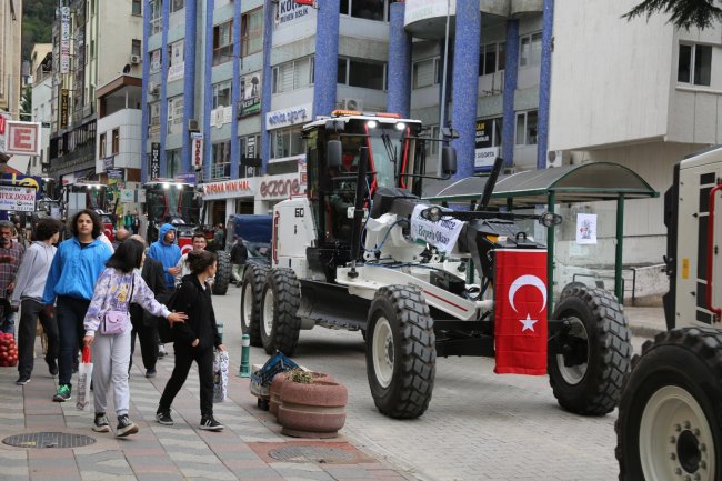 ARTVİN ÖZEL İDARE MAKİNE PARKINI GENİŞLETTİ