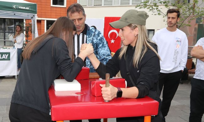 Rize’de “Güç sende, Biz de yanında!” rüzgârı esti!