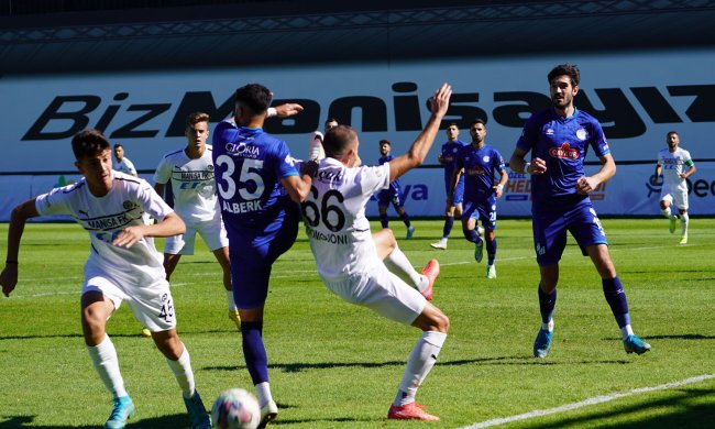 İlk yarı Manisa, ikinci yarı Rize attı 2-2