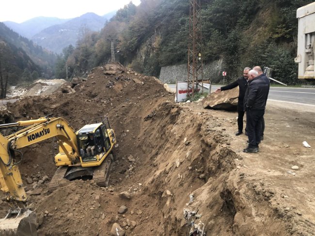 İKİZDERE KANALİZASYON SORUNUNU ÇÖZÜYOR