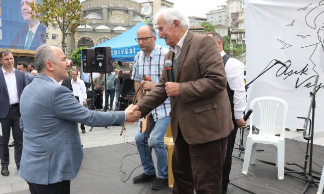 RİZE’DE ÂŞIK VEYSEL’İ ANMA ETKİNLİĞİ DÜZENLENDİ