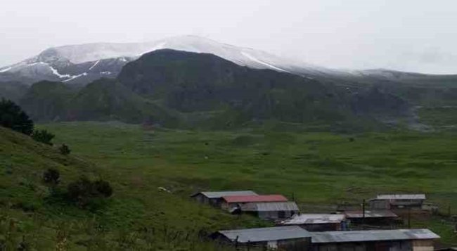 Artvin zirvelerine kar düştü