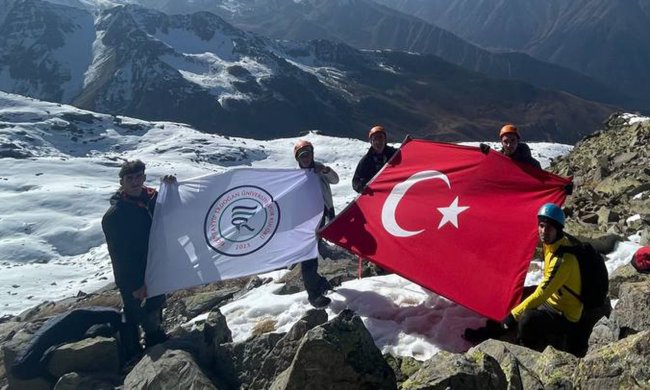 RTEÜ Spor Kulübü Zirve Tırmanışı yaptı