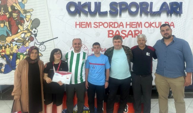 Vali Ünsal, Türkiye 3.cüsü olan özel sporcuyu tebrik etti