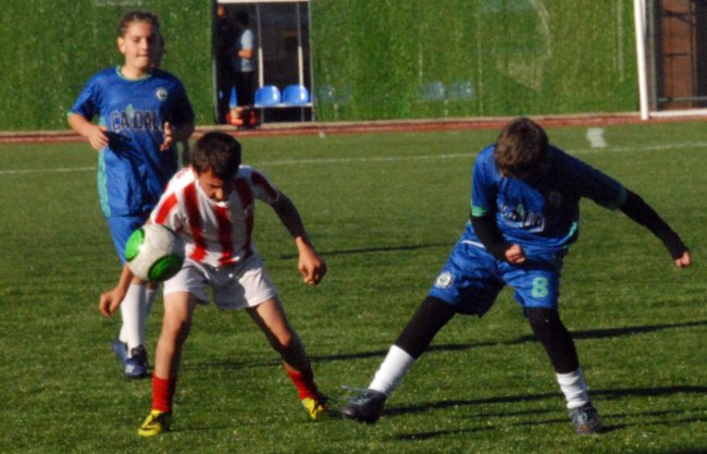 U12 LİGİNDE KIYASIYA MÜCADELE