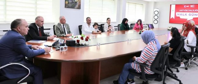 Vali Ünsal, vatandaşların sorun ve taleplerini dinledi