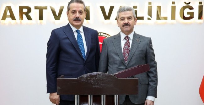 Artvin Milletvekili Çelik’ten Vali Ergün’e “Hayırlı Olsun” Ziyareti