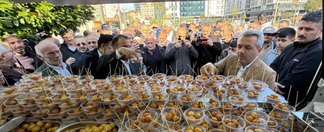 Diyanet Vakfı Rize Şubesi Mobil İkram Aracı Rize’de tanıtıldı