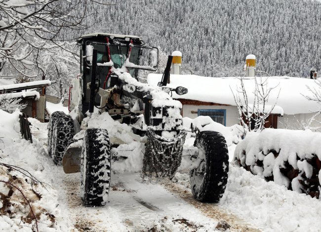 Artvin'de kar nedeniyle 125 köye ulaşım sağlanamıyor