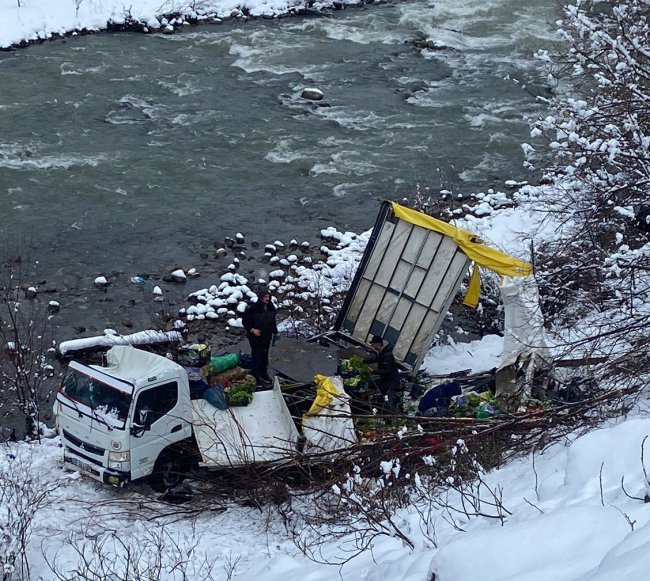 Artvin-Şavşat Yolunda Kaza: 1 Yaralı