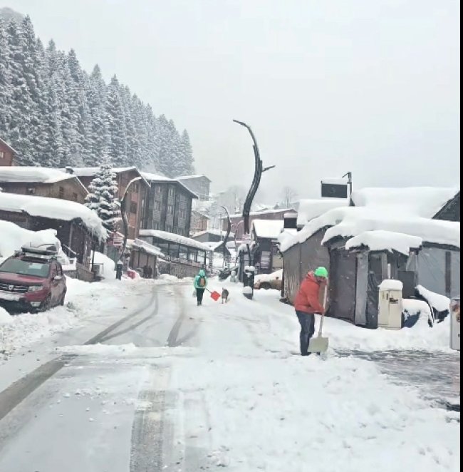 AYDER YOLU KAR TEMİZLİĞİ SÜRÜYOR