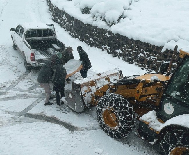 RİZE’DE KÖY YOLLARI KAPANDI