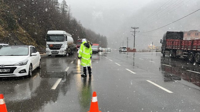 Artvin’de trafik denetimleri sürüyor