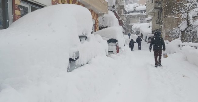 Artvin’de kar nedeniyle 217 köy yolu ulaşıma kapandı